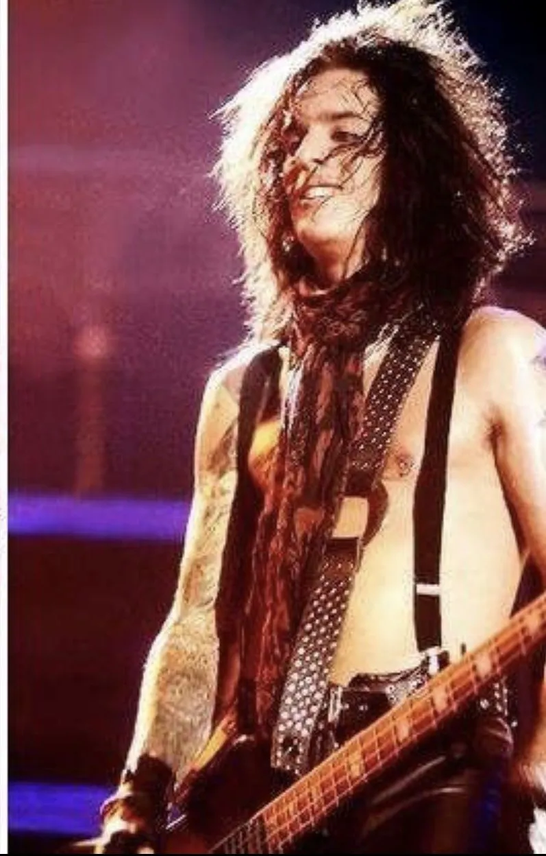 16386 tito and tarantula strange face